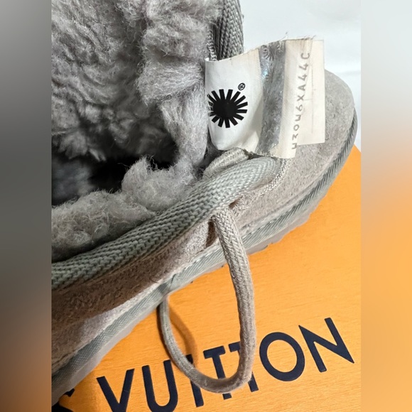UGG - Picture 8 of 8